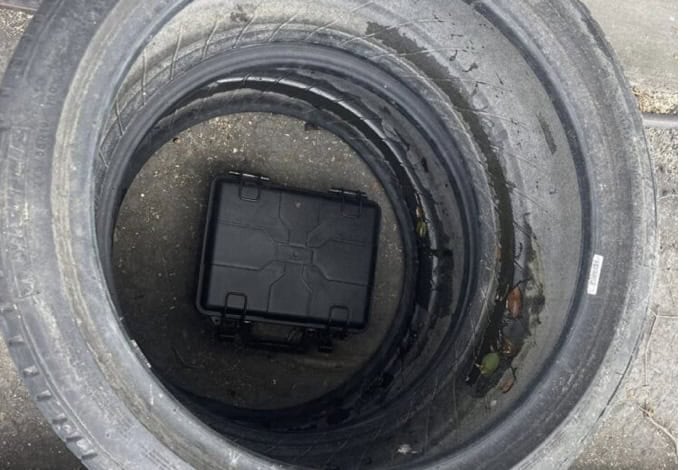 ด่วน! พบวัตถุคล้ายระเบิด ในกล่องดำ วางหน้า บริษัท ดิไอคอน ด่วน! พบวัตถุคล้ายระเบิด ในกล่องดำ วางหน้า บริษัท ดิไอคอน