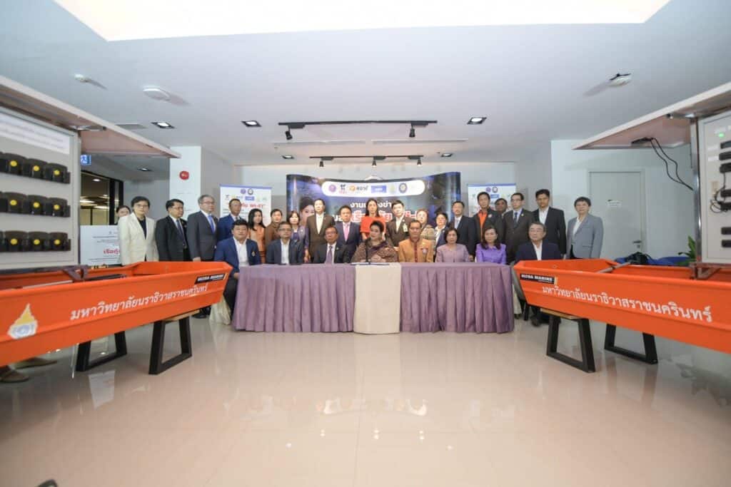 มหาวิทยาลัยนราธิวาสราชนครินทร์ ส่งมอบเรือกู้ภัย Wi-Fi จำนวน 8 ลำ ให้มูลนิธิเพื่อนพึ่ง(ภาฯ)ยามยาก ช่วยเหลือประชาชนที่ประสบอุทกภัยในพื้นที่ภาคเหนือ ตะวันออกเฉียงเหนือและภาคใต้ มหาวิทยาลัยนราธิวาสราชนครินทร์ ส่งมอบเรือกู้ภัย Wi-Fi จำนวน 8 ลำ ให้มูลนิธิเพื่อนพึ่ง(ภาฯ)ยามยาก ช่วยเหลือประชาชนที่ประสบอุทกภัยในพื้นที่ภาคเหนือ ตะวันออกเฉียงเหนือและภาคใต้