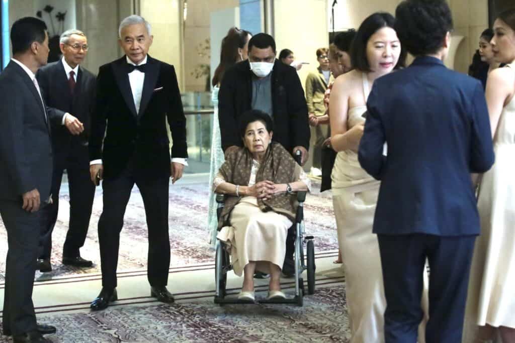 'ทักษิณ-นายกฯอิ๊งค์-นักการเมือง' แห่ยินดีงานแต่ง 'ลูกสุวัจน์-ปานปรีย์' 'ทักษิณ-นายกฯอิ๊งค์-นักการเมือง' แห่ยินดีงานแต่ง 'ลูกสุวัจน์-ปานปรีย์'