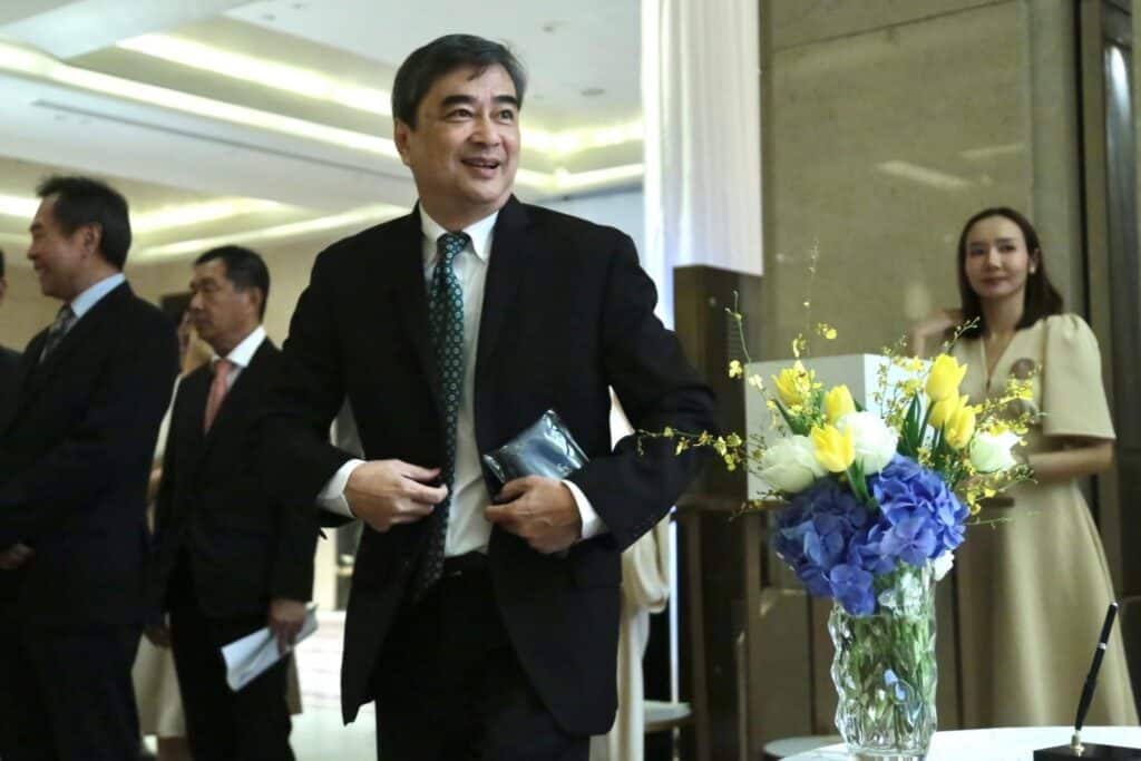 'ทักษิณ-นายกฯอิ๊งค์-นักการเมือง' แห่ยินดีงานแต่ง 'ลูกสุวัจน์-ปานปรีย์' 'ทักษิณ-นายกฯอิ๊งค์-นักการเมือง' แห่ยินดีงานแต่ง 'ลูกสุวัจน์-ปานปรีย์'