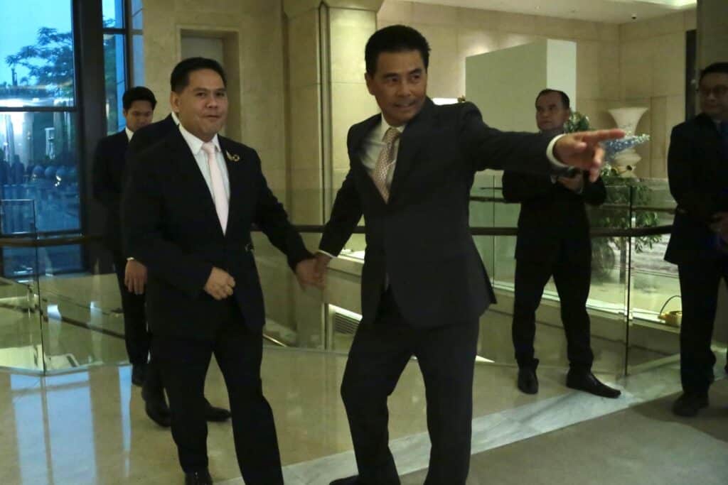 'ทักษิณ-นายกฯอิ๊งค์-นักการเมือง' แห่ยินดีงานแต่ง 'ลูกสุวัจน์-ปานปรีย์' 'ทักษิณ-นายกฯอิ๊งค์-นักการเมือง' แห่ยินดีงานแต่ง 'ลูกสุวัจน์-ปานปรีย์'