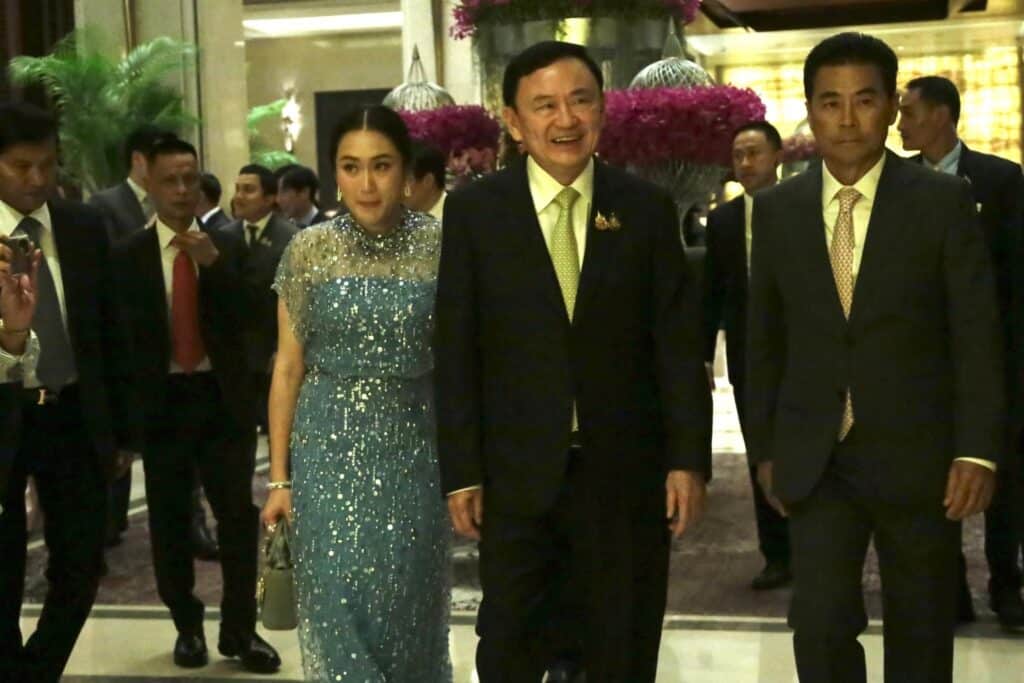 'ทักษิณ-นายกฯอิ๊งค์-นักการเมือง' แห่ยินดีงานแต่ง 'ลูกสุวัจน์-ปานปรีย์' 'ทักษิณ-นายกฯอิ๊งค์-นักการเมือง' แห่ยินดีงานแต่ง 'ลูกสุวัจน์-ปานปรีย์'