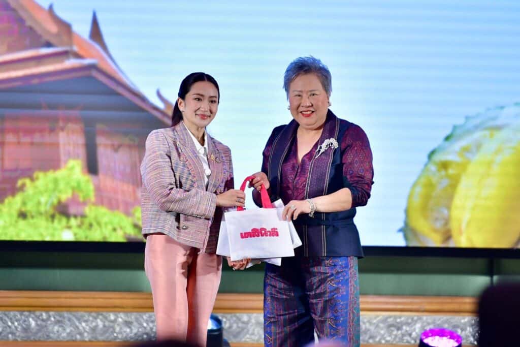 กระหึ่ม! เวทีเดลินิวส์ ทอล์ก ‘นายกฯ แพทองธาร’ ร่วมปาฐกถาพิเศษSoft Power กระหึ่ม! เวทีเดลินิวส์ ทอล์ก ‘นายกฯ แพทองธาร’ ร่วมปาฐกถาพิเศษSoft Power