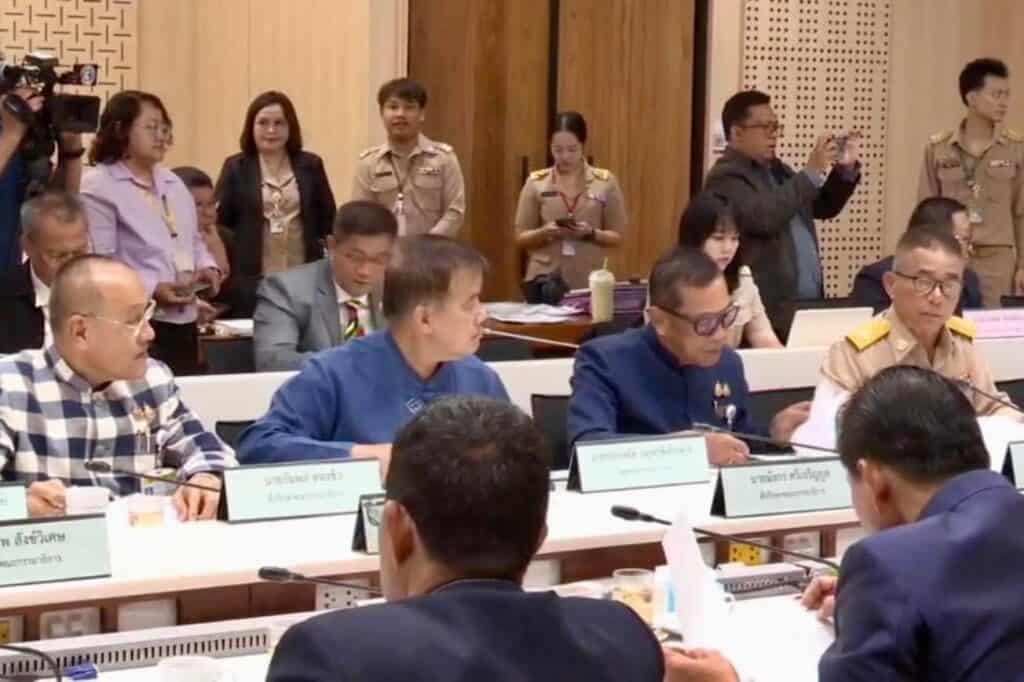 กมธ.ทรัพยากรธรรมชาติฯ วุฒิสภา สอบ "ไร่เชิญตะวัน" เชื่อมั่นฝีมือกรมป่าไม้ กมธ.ทรัพยากรธรรมชาติฯ วุฒิสภา สอบ "ไร่เชิญตะวัน" เชื่อมั่นฝีมือกรมป่าไม้