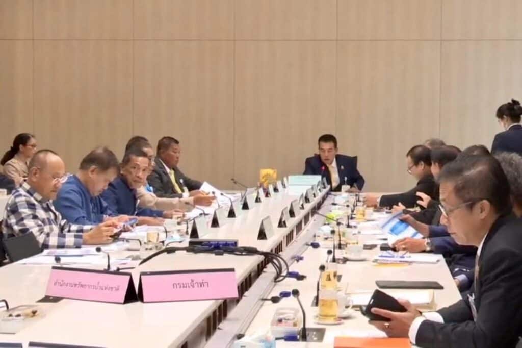 กมธ.ทรัพยากรธรรมชาติฯ วุฒิสภา สอบ "ไร่เชิญตะวัน" เชื่อมั่นฝีมือกรมป่าไม้ กมธ.ทรัพยากรธรรมชาติฯ วุฒิสภา สอบ "ไร่เชิญตะวัน" เชื่อมั่นฝีมือกรมป่าไม้