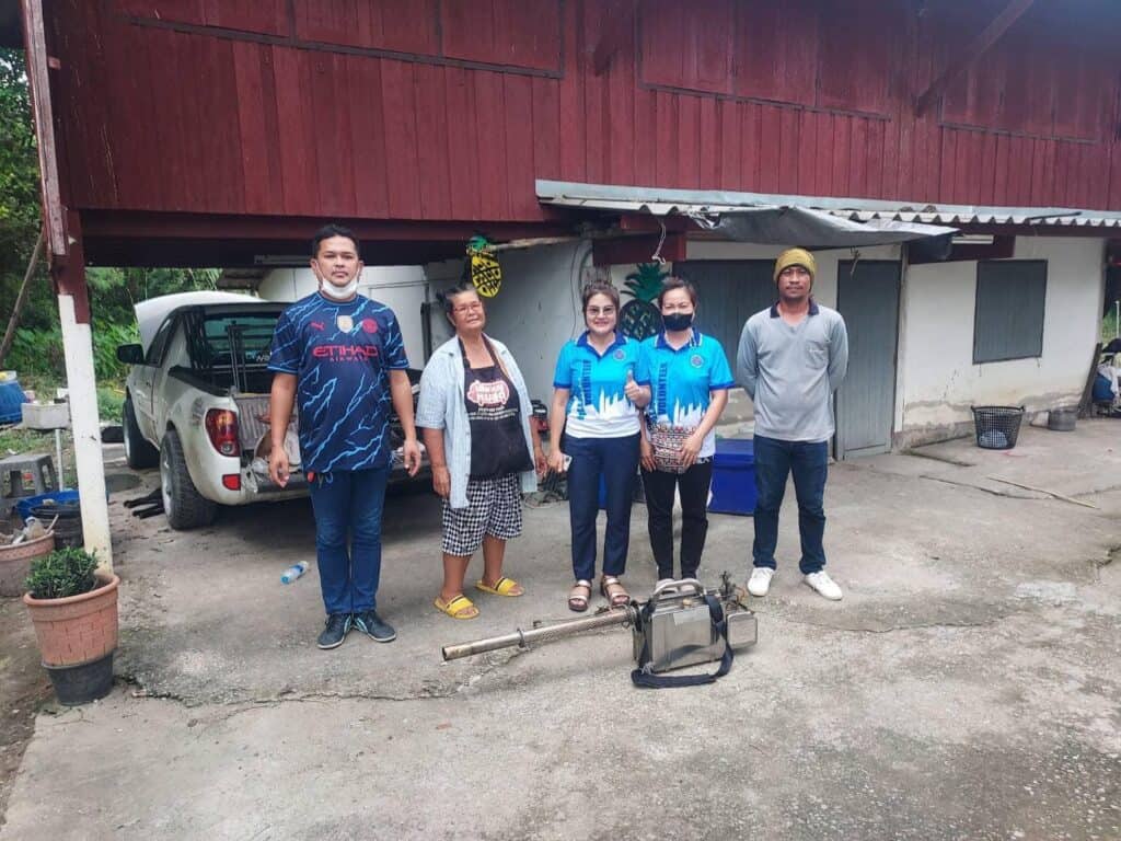 องค์กรปกครองส่วนท้องถิ่น จังหวัดนครปฐม ฉีดพ่นหมอกควันกำจัดยุงลาย ป้องกันโรคไข้เลือดออกระบาด หลังพบน้ำท่วมขังในหลายพื้นที่ องค์กรปกครองส่วนท้องถิ่น จังหวัดนครปฐม ฉีดพ่นหมอกควันกำจัดยุงลาย ป้องกันโรคไข้เลือดออกระบาด หลังพบน้ำท่วมขังในหลายพื้นที่