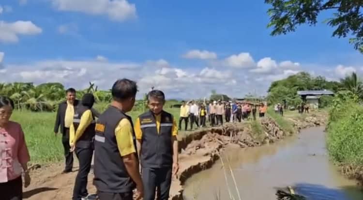 ผู้ตรวจราชการสำนักนายกรัฐมนตรี เขตตรวจราชการที่ 15 ลงพื้นที่ติดตามสถานการณ์ความเสียหายจากอุทกภัยและการช่วยเหลือประชาชน ในพื้นที่จังหวัดลำปาง ผู้ตรวจราชการสำนักนายกรัฐมนตรี เขตตรวจราชการที่ 15 ลงพื้นที่ติดตามสถานการณ์ความเสียหายจากอุทกภัยและการช่วยเหลือประชาชน ในพื้นที่จังหวัดลำปาง