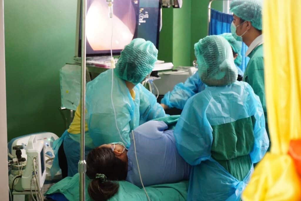 กรมวังผู้ใหญ่ในพระองค์ 904 เปิดโครงการคัดกรองมะเร็งลำไส้ใหญ่ด้วยการส่องกล้อง ( Colonoscopy) ครั้งแรกในประเทศ ที่เรือนจำกลางนครปฐม กรมวังผู้ใหญ่ในพระองค์ 904 เปิดโครงการคัดกรองมะเร็งลำไส้ใหญ่ด้วยการส่องกล้อง ( Colonoscopy) ครั้งแรกในประเทศ ที่เรือนจำกลางนครปฐม