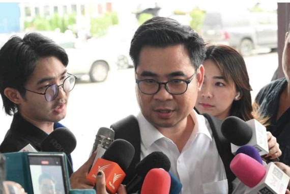 “ทนายบอสพอล” จ่อลงบันทึกประจําวันพนง. “ดิไอคอน” ถูกยึดมือถือ “ทนายบอสพอล” จ่อลงบันทึกประจําวันพนง. “ดิไอคอน” ถูกยึดมือถือ