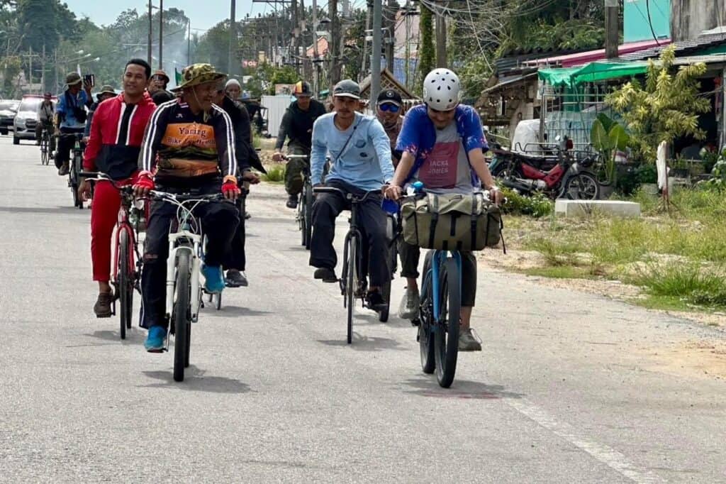 เริ่มแล้ว ปั่นเพื่อตามหาออกซิเจน จาก ตากใบ-หนองจิก รำลึก 20 ปีเหตุการณ์ตากใบ ปั่นจักรยานหาความยุติธรรมอีก 2 วันคดีตากใบหมดอายุความ เริ่มแล้ว ปั่นเพื่อตามหาออกซิเจน จาก ตากใบ-หนองจิก รำลึก 20 ปีเหตุการณ์ตากใบ ปั่นจักรยานหาความยุติธรรมอีก 2 วันคดีตากใบหมดอายุความ