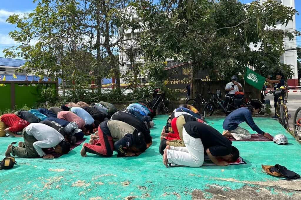 เริ่มแล้ว ปั่นเพื่อตามหาออกซิเจน จาก ตากใบ-หนองจิก รำลึก 20 ปีเหตุการณ์ตากใบ ปั่นจักรยานหาความยุติธรรมอีก 2 วันคดีตากใบหมดอายุความ เริ่มแล้ว ปั่นเพื่อตามหาออกซิเจน จาก ตากใบ-หนองจิก รำลึก 20 ปีเหตุการณ์ตากใบ ปั่นจักรยานหาความยุติธรรมอีก 2 วันคดีตากใบหมดอายุความ