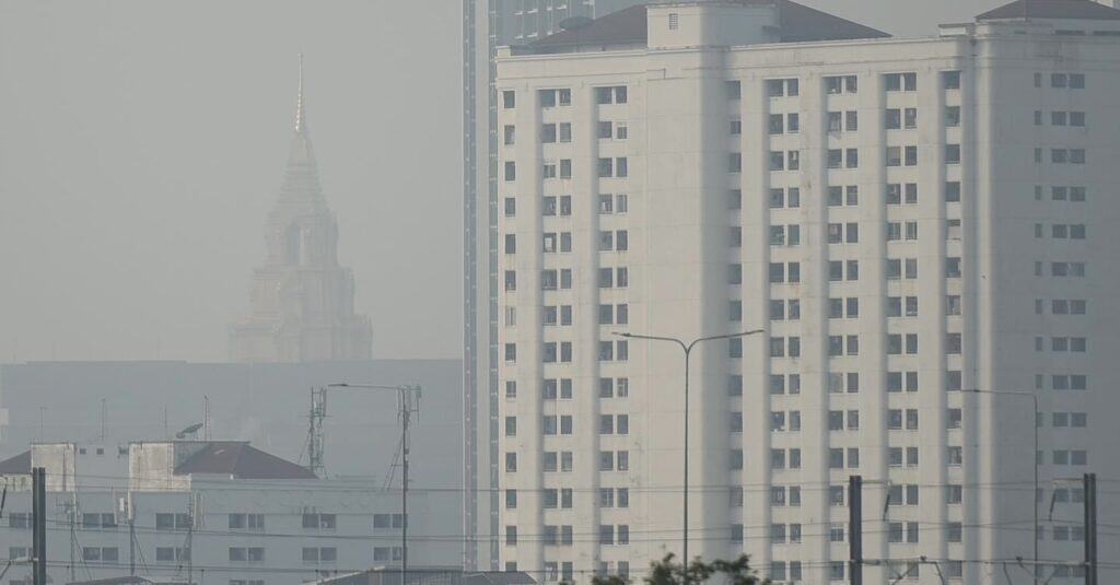 ฝุ่นกลับมาแล้ว! ค่าเฉลี่ยในพื้นที่ กทม. 35.5 มคก./ลบ.ม. มีแนวโน้มเพิ่มขึ้น ภาพรวมอยู่ในเกณฑ์คุณภาพอากาศปานกลาง ฝุ่นกลับมาแล้ว! ค่าเฉลี่ยในพื้นที่ กทม. 35.5 มคก./ลบ.ม. มีแนวโน้มเพิ่มขึ้น ภาพรวมอยู่ในเกณฑ์คุณภาพอากาศปานกลาง