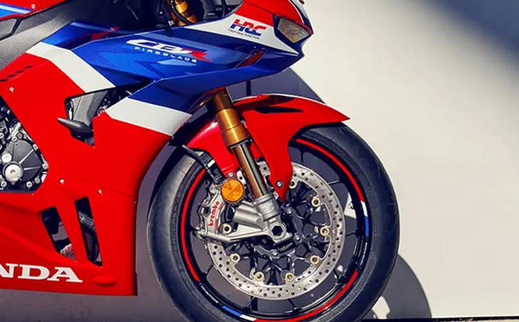 ฮอนด้าบิ๊กไบค์ เปิดตัวรถซูเปอร์ไบค์ท็อปคลาส ‘NEW CBR1000RR-R FIREBLADE SP’ กับคอนเซปต์ ‘Born to Race’ พร้อมสุดยอดเทคโนโลยี ปลุกสนามแข่งลุกเป็นไฟ ฮอนด้าบิ๊กไบค์ เปิดตัวรถซูเปอร์ไบค์ท็อปคลาส ‘NEW CBR1000RR-R FIREBLADE SP’ กับคอนเซปต์ ‘Born to Race’ พร้อมสุดยอดเทคโนโลยี ปลุกสนามแข่งลุกเป็นไฟ