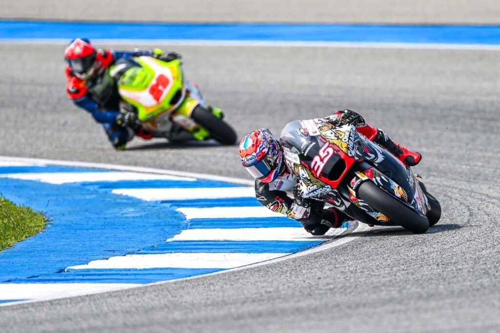 “ก้อง-สมเกียรติ” ซิวกริด 13 ล่าโพเดียมโฮมเรซ ไทยจีพี “ก้อง-สมเกียรติ” ซิวกริด 13 ล่าโพเดียมโฮมเรซ ไทยจีพี