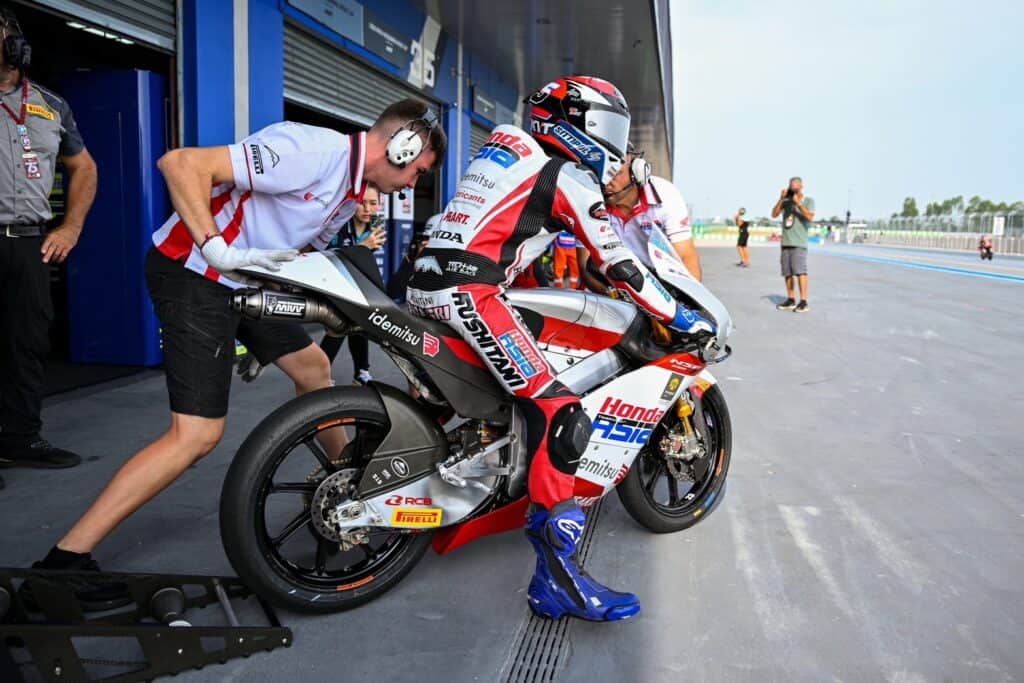 “ก๊องส์-ธัชกร” ยกระดับความเร็ว ลุ้นกริดสตาร์ต โมโตทรี โฮมเรซ “ก๊องส์-ธัชกร” ยกระดับความเร็ว ลุ้นกริดสตาร์ต โมโตทรี โฮมเรซ