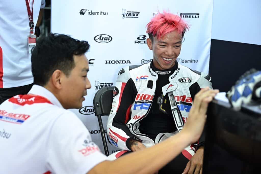 “ก๊องส์-ธัชกร” ยกระดับความเร็ว ลุ้นกริดสตาร์ต โมโตทรี โฮมเรซ “ก๊องส์-ธัชกร” ยกระดับความเร็ว ลุ้นกริดสตาร์ต โมโตทรี โฮมเรซ