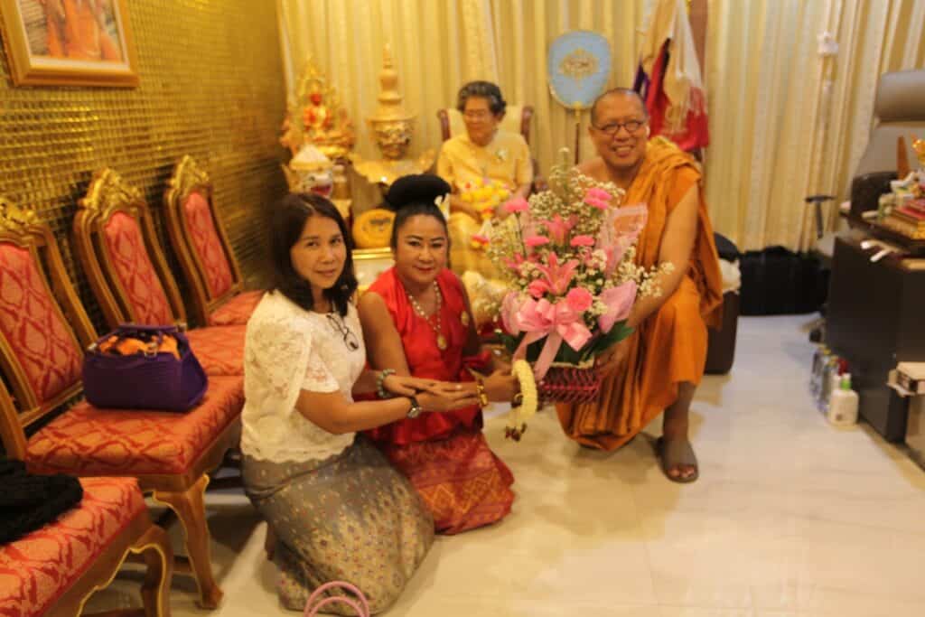 เริ่มแล้ว 112 ปีชาติกาลหลวงพ่อพูลวัดไผ่ล้อม นครปฐมญาติโยมแห่เที่ยวงานวัดย้อนยุค คึกคัก ทำเศรษฐกิจชุมชนกระเตื้อง เริ่มแล้ว 112 ปีชาติกาลหลวงพ่อพูลวัดไผ่ล้อม นครปฐมญาติโยมแห่เที่ยวงานวัดย้อนยุค คึกคัก ทำเศรษฐกิจชุมชนกระเตื้อง