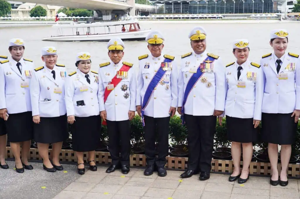 สมาชิกวุฒิสภา ร่วมเฝ้าฯ รับเสด็จพระบาทสมเด็จพระเจ้าอยู่หัว และและสมเด็จพระนางเจ้า ฯ พระบรมราชินี เนื่องในพระราชพิธีทรงบำเพ็ญพระราชกุศลถวายผ้าพระกฐิน พุทธศักราช 2567