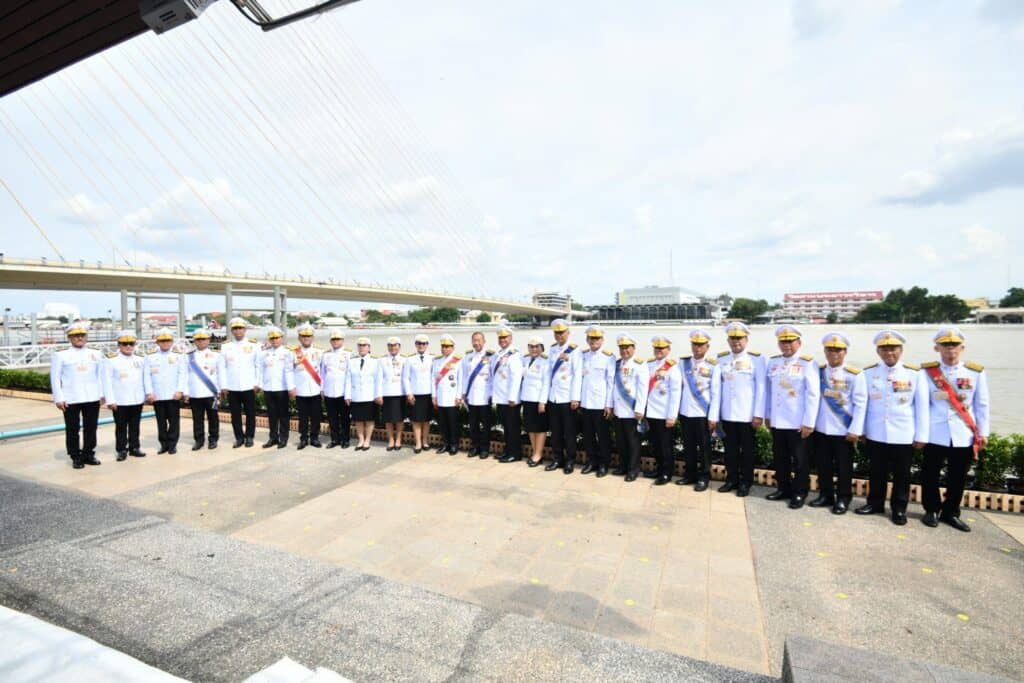 สมาชิกวุฒิสภา ร่วมเฝ้าฯ รับเสด็จพระบาทสมเด็จพระเจ้าอยู่หัว และและสมเด็จพระนางเจ้า ฯ พระบรมราชินี เนื่องในพระราชพิธีทรงบำเพ็ญพระราชกุศลถวายผ้าพระกฐิน พุทธศักราช 2567 สมาชิกวุฒิสภา ร่วมเฝ้าฯ รับเสด็จพระบาทสมเด็จพระเจ้าอยู่หัว และและสมเด็จพระนางเจ้า ฯ พระบรมราชินี เนื่องในพระราชพิธีทรงบำเพ็ญพระราชกุศลถวายผ้าพระกฐิน พุทธศักราช 2567