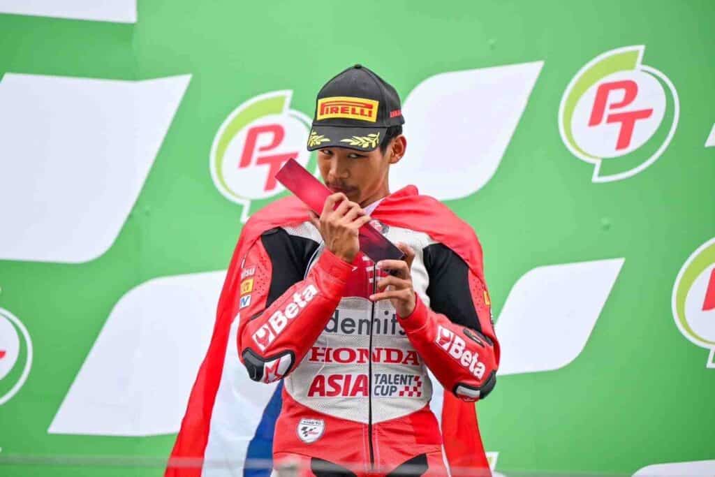 “ไม้คิว-เกียรติศักดิ์” ดาวรุ่งไทย “ฮอนด้า เรซ ทู เดอะ ดรีม” คว้าโพเดียม “เอเชีย ทาเลนต์” ที่ บุรีรัมย์ “ไม้คิว-เกียรติศักดิ์” ดาวรุ่งไทย “ฮอนด้า เรซ ทู เดอะ ดรีม” คว้าโพเดียม “เอเชีย ทาเลนต์” ที่ บุรีรัมย์