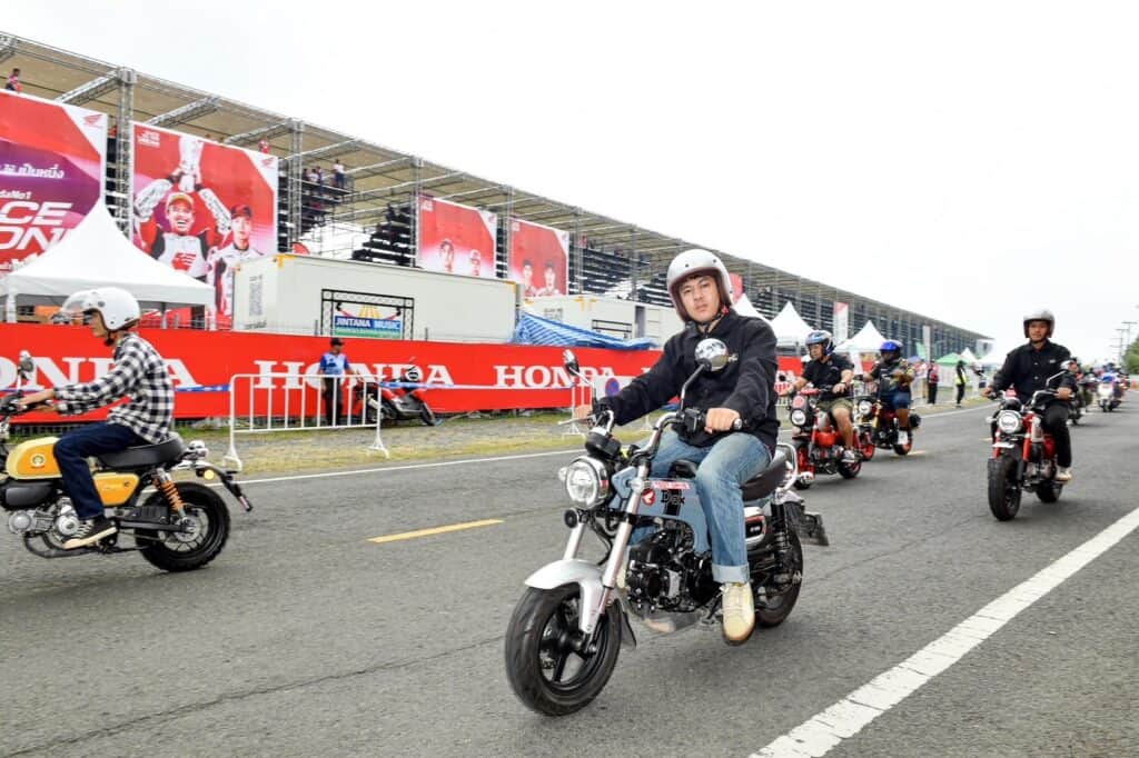 "ชิพ-นครินทร์” นำทัพฮอนด้าบิ๊กไบค์คลับ “Road Trip to ThaiGP 2024” ร่วมเชียร์นักบิดฮอนด้า คว้าชัยโฮมเรซ "ชิพ-นครินทร์” นำทัพฮอนด้าบิ๊กไบค์คลับ “Road Trip to ThaiGP 2024” ร่วมเชียร์นักบิดฮอนด้า คว้าชัยโฮมเรซ