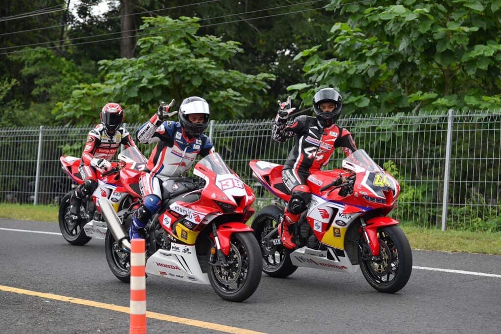 "ชิพ-นครินทร์” นำทัพฮอนด้าบิ๊กไบค์คลับ “Road Trip to ThaiGP 2024” ร่วมเชียร์นักบิดฮอนด้า คว้าชัยโฮมเรซ "ชิพ-นครินทร์” นำทัพฮอนด้าบิ๊กไบค์คลับ “Road Trip to ThaiGP 2024” ร่วมเชียร์นักบิดฮอนด้า คว้าชัยโฮมเรซ