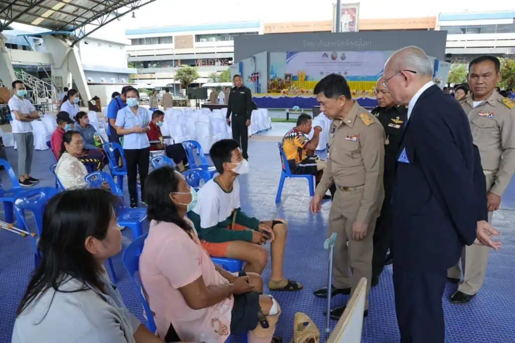 รองผู้ว่าราชการจังหวัดพิษณุโลก เป็นประธานในพิธีเปิดโครงการออกหน่วยทำขาเทียมพระราชทานเคลื่อนที่ ครั้งที่ 171