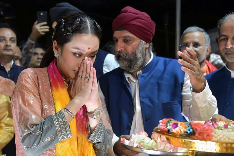 นายกฯ สวมสาหรี่ เปิดงาน “Amazing Thailand Diwali Festival Bangkok 2024” กระตุ้นการท่องเที่ยวเชิงวัฒนธรรม กระชับสัมพันธ์ไทย-อินเดีย นายกฯ สวมสาหรี่ เปิดงาน “Amazing Thailand Diwali Festival Bangkok 2024” กระตุ้นการท่องเที่ยวเชิงวัฒนธรรม กระชับสัมพันธ์ไทย-อินเดีย