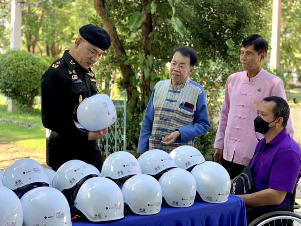 มูลนิธิเมาไม่ขับ ร่วมกับ มทบ.32 และ อบต.พิชัย มอบหมวกนิรภัยเสริมสร้างความปลอดภัยให้นักเรียนศูนย์เด็กเล็ก ค่ายสุรศักดิ์มนตรีจังหวัดลำปาง มูลนิธิเมาไม่ขับ ร่วมกับ มทบ.32 และ อบต.พิชัย มอบหมวกนิรภัยเสริมสร้างความปลอดภัยให้นักเรียนศูนย์เด็กเล็ก ค่ายสุรศักดิ์มนตรีจังหวัดลำปาง