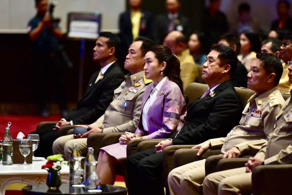 นายกฯ มอบรางวัลองค์กรปกครองส่วนท้องถิ่นที่มีการบริหารจัดการที่ดี ปี 67 ย้ำ! อปท.เป็นกลไกสำคัญลดช่องว่างรัฐ-ประชาชน นายกฯ มอบรางวัลองค์กรปกครองส่วนท้องถิ่นที่มีการบริหารจัดการที่ดี ปี 67 ย้ำ! อปท.เป็นกลไกสำคัญลดช่องว่างรัฐ-ประชาชน