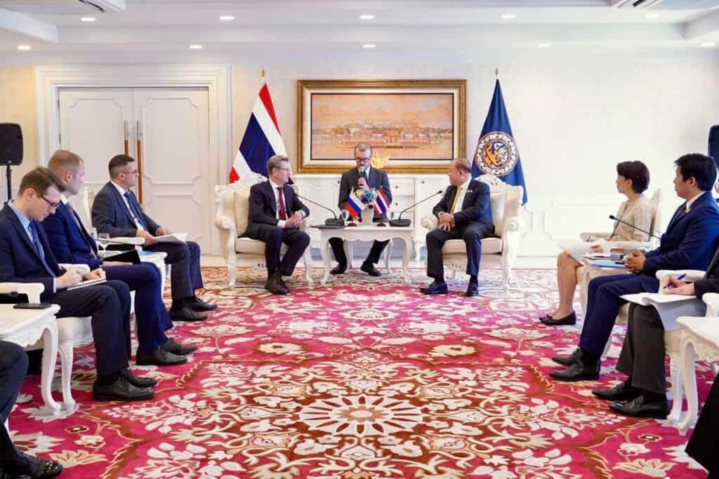 ‘พิชัย’ หารือ รมต.เกษตรรัสเซีย เร่งเจรจา FTA ไทย-ยูเรเซีย เปิดประตูการค้า-ลงทุน กลุ่มสหภาพเศรษฐกิจยูเรเซีย 5 ประเทศ ‘พิชัย’ หารือ รมต.เกษตรรัสเซีย เร่งเจรจา FTA ไทย-ยูเรเซีย เปิดประตูการค้า-ลงทุน กลุ่มสหภาพเศรษฐกิจยูเรเซีย 5 ประเทศ