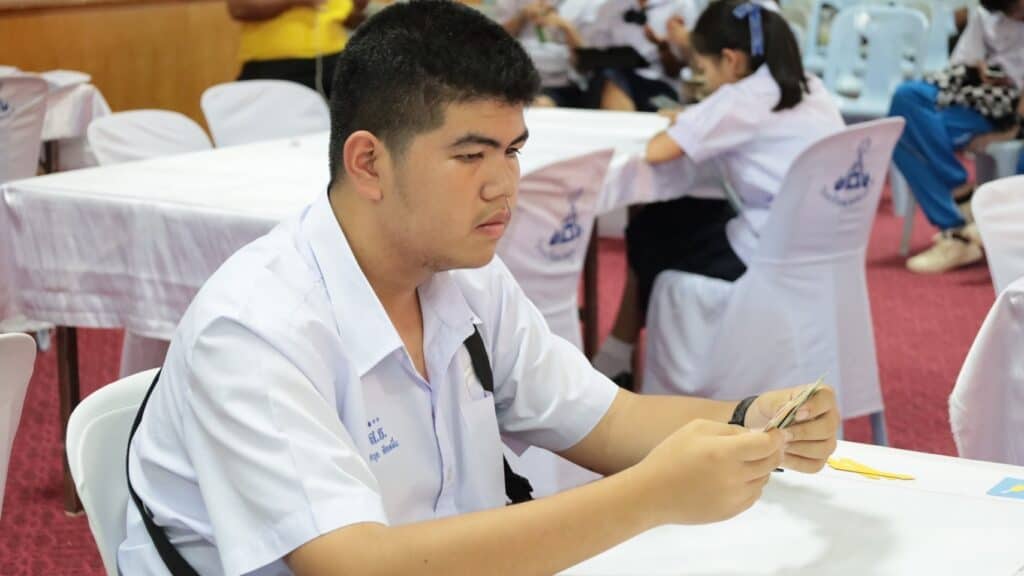 ร่วมลุ้นผลการแข่งขันบอร์ดเกมเชิงวิชาการ ชิงชนะเลิศถ้วยรางวัลพระราชทานระดับประเทศ! ร่วมลุ้นผลการแข่งขันบอร์ดเกมเชิงวิชาการ ชิงชนะเลิศถ้วยรางวัลพระราชทานระดับประเทศ!