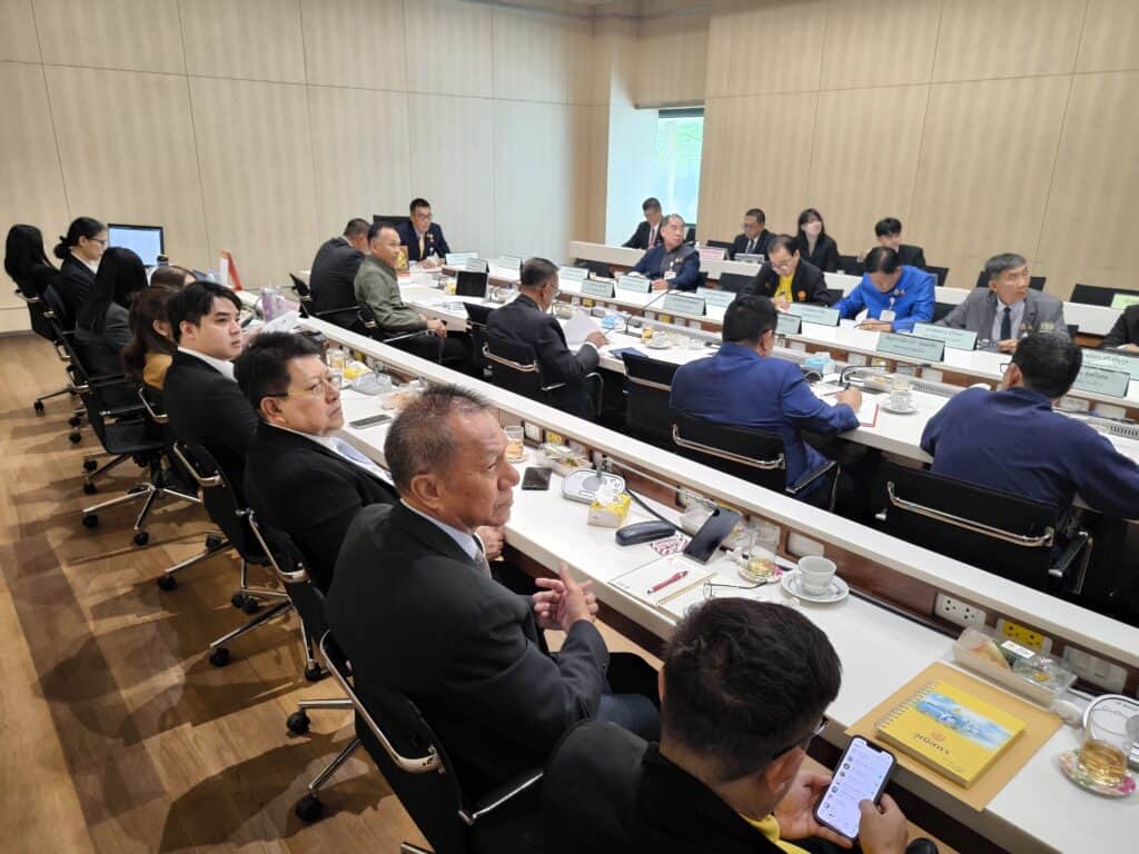 กมธ.สิ่งแวดล้อม วุฒิสภา ชูแนวคิดซื้อคาร์บอนเครดิต-กินวัตถุดิบท้องถิ่น ลดโลกร้อนจากการลงพื้นที่ดูงาน กมธ.สิ่งแวดล้อม วุฒิสภา ชูแนวคิดซื้อคาร์บอนเครดิต-กินวัตถุดิบท้องถิ่น ลดโลกร้อนจากการลงพื้นที่ดูงาน