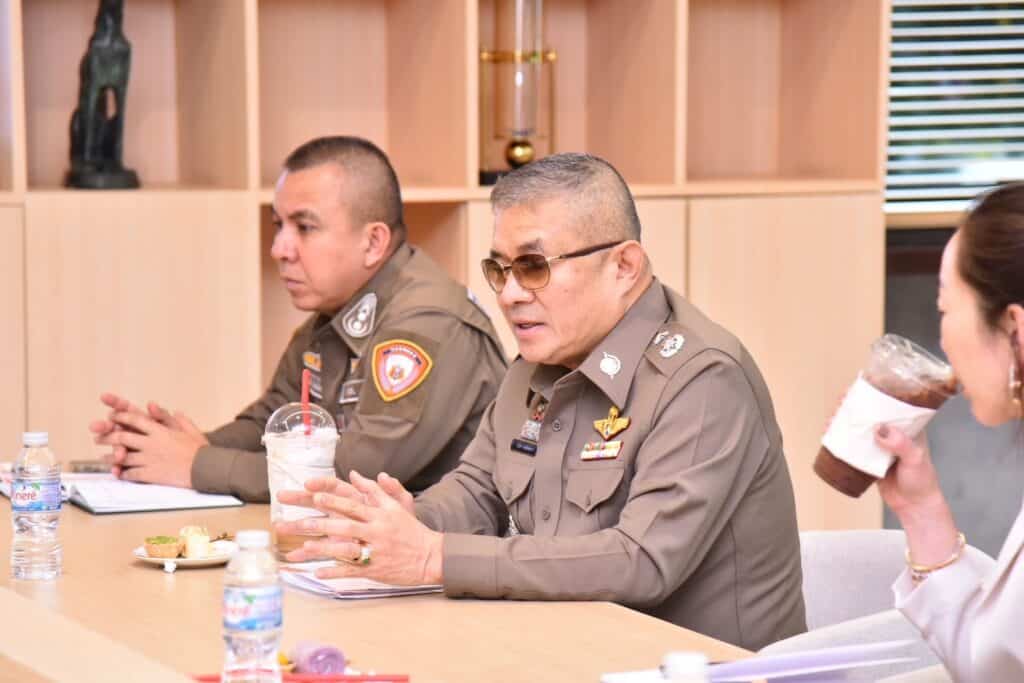 "เฉลิมชัย" เร่งแก้ PM 2.5 จับมือ “ผู้ว่าฯ กทม.-นครบาล-ขนส่งทางบก” ปฏิบัติการเข้มขจัดฝุ่น "เฉลิมชัย" เร่งแก้ PM 2.5 จับมือ “ผู้ว่าฯ กทม.-นครบาล-ขนส่งทางบก” ปฏิบัติการเข้มขจัดฝุ่น