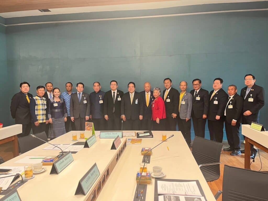 วุฒิสภาเร่งแก้ปัญหาไกด์เถื่อนและค่าตั๋วเครื่องบินแพง วุฒิสภาเร่งแก้ปัญหาไกด์เถื่อนและค่าตั๋วเครื่องบินแพง