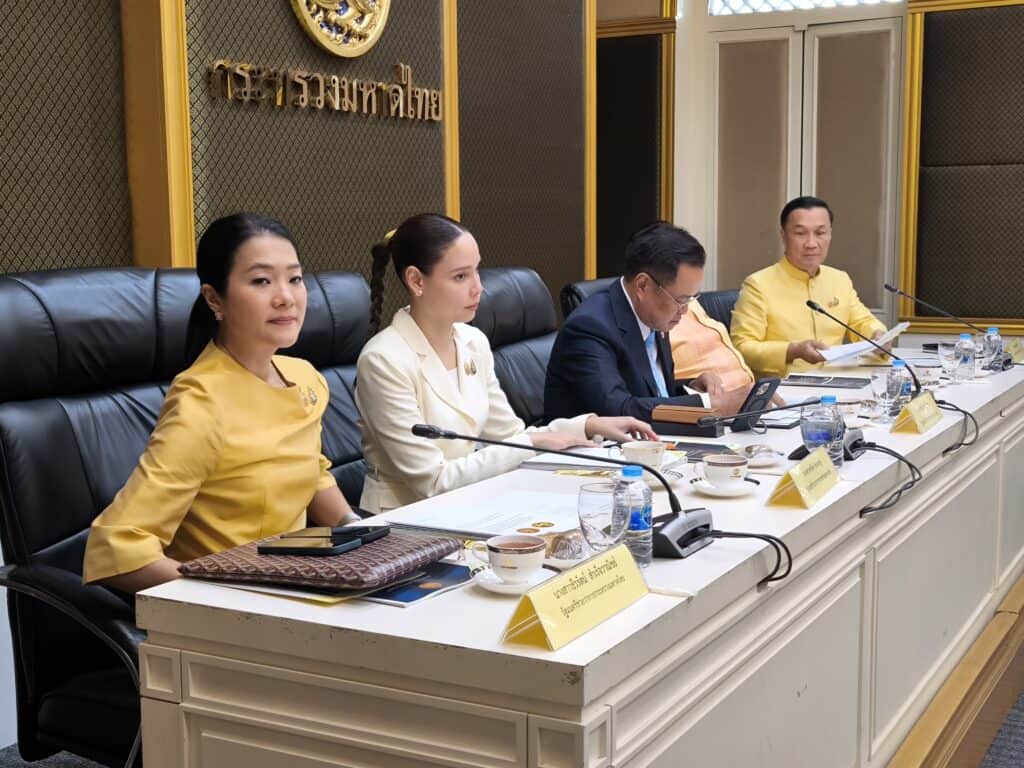 วุฒิสภายื่น 5 แนวทางหวังมหาดไทยใช้แก้ภัยพิบัติอย่างยั่งยืน วุฒิสภายื่น 5 แนวทางหวังมหาดไทยใช้แก้ภัยพิบัติอย่างยั่งยืน