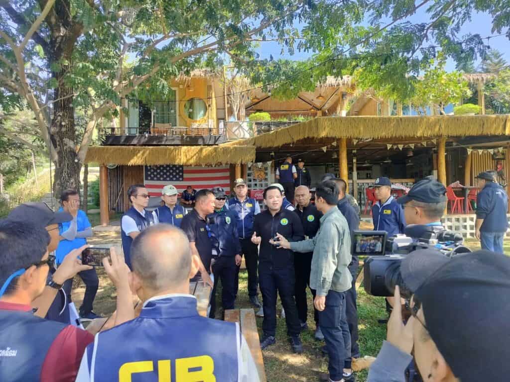 พบ 'ไร่ภูนับดาว' ออก ส.ป.ก.ทับป่าสงวนฯ เพิ่มกว่า 600 ไร่ พบ 'ไร่ภูนับดาว' ออก ส.ป.ก.ทับป่าสงวนฯ เพิ่มกว่า 600 ไร่