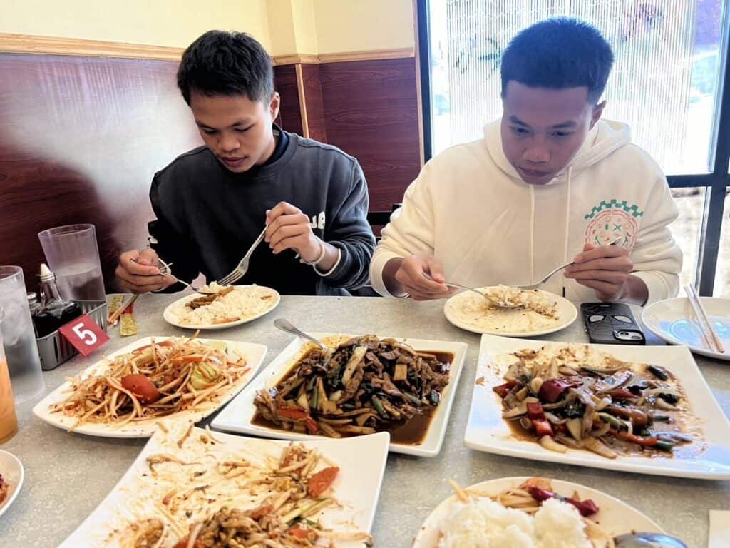 เลขาฯมวยบินเชียร์ขอบเวทีแดนมะกันลุ้นอภิชิตชิงทองกำปั้นยู19ชิงแชมป์โลก เลขาฯมวยบินเชียร์ขอบเวทีแดนมะกันลุ้นอภิชิตชิงทองกำปั้นยู19ชิงแชมป์โลก