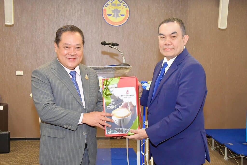 ‘พ.ต.อ.ทวี’ เปิดการอบรมการบริหารเชิงนิติศาสตร์ระดับสูง รุ่นที่ 4 หนุนสภาทนายความฯ ส่งเสริมการศึกษาด้านกฎหมายแก่ประชาชน ย้ำ ยึดมั่นในหลักนิติธรรม ‘พ.ต.อ.ทวี’ เปิดการอบรมการบริหารเชิงนิติศาสตร์ระดับสูง รุ่นที่ 4 หนุนสภาทนายความฯ ส่งเสริมการศึกษาด้านกฎหมายแก่ประชาชน ย้ำ ยึดมั่นในหลักนิติธรรม