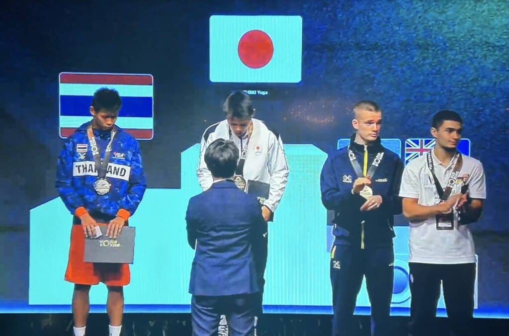 อภิชิตพ่ายยุ่นได้แค่เงินกำปั้นยู19ชิงแชมป์โลก อภิชิตพ่ายยุ่นได้แค่เงินกำปั้นยู19ชิงแชมป์โลก