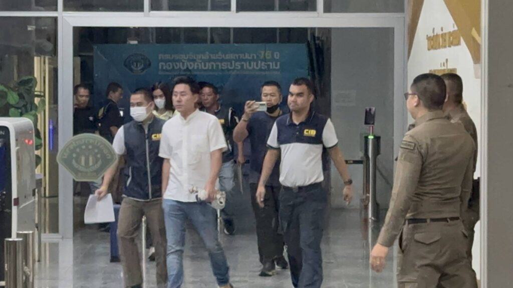 รอง ผบช.ก. บอก คำให้การ ‘ทนายตั้ม-ภรรยา’ แสดงให้เห็นถึงเจตนาบางอย่าง ทั้งคู่ปฏิเสธข้อกล่าวทั้ง 3 คดี รอง ผบช.ก. บอก คำให้การ ‘ทนายตั้ม-ภรรยา’ แสดงให้เห็นถึงเจตนาบางอย่าง ทั้งคู่ปฏิเสธข้อกล่าวทั้ง 3 คดี