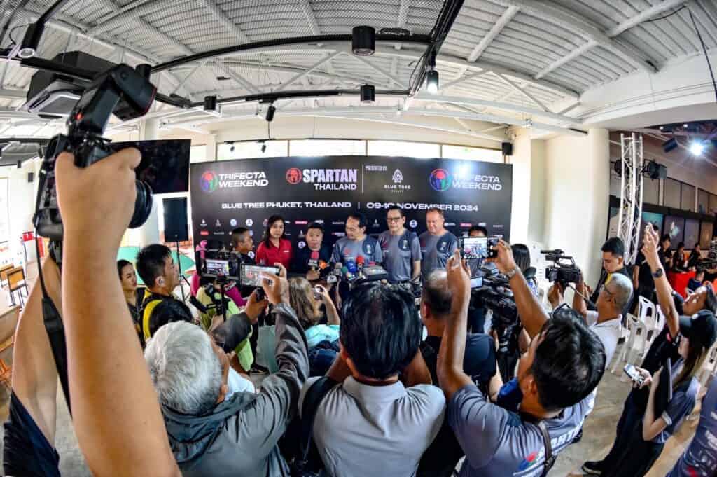 สปาร์ตันภูเก็ต ฉลองปีที่ 3 อย่างยิ่งใหญ่ จัดเต็มต้อนรับกองทัพสปาร์ตันจาก 30 ประเทศทั่วโลก คาดเงินสะพัดสร้างรายได้เชิงเศรษฐกิจท่องเที่ยวกว่า 300 ล้านบาท สปาร์ตันภูเก็ต ฉลองปีที่ 3 อย่างยิ่งใหญ่ จัดเต็มต้อนรับกองทัพสปาร์ตันจาก 30 ประเทศทั่วโลก คาดเงินสะพัดสร้างรายได้เชิงเศรษฐกิจท่องเที่ยวกว่า 300 ล้านบาท