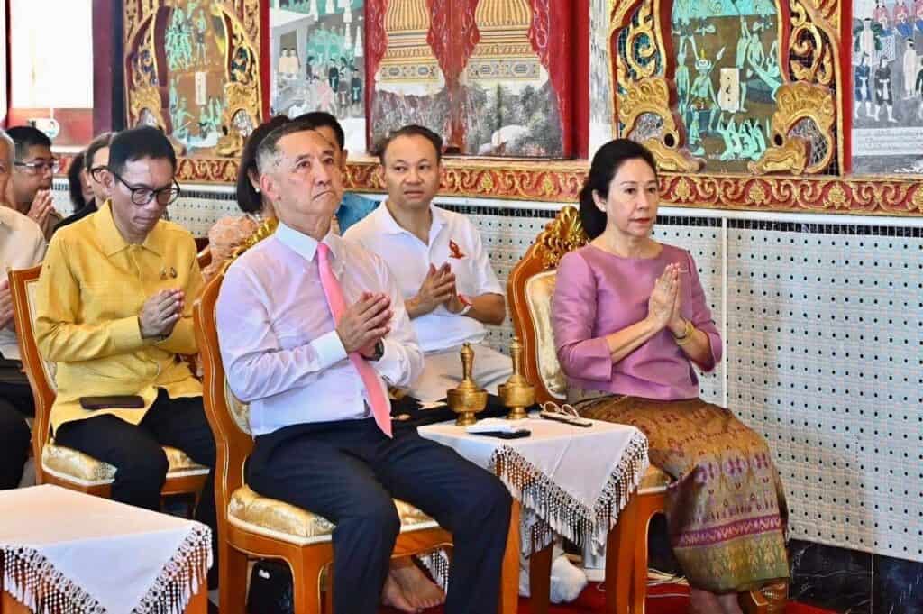 มท.1 เป็นประธานถวายผ้าพระกฐินประทานในสมเด็จพระอริยวงศาคตญาณ สมเด็จพระสังฆราช สกลมหาสังฆปริณายก ณ วัดเขาไกรลาศ จังหวัดประจวบคีรีขันธ์ มท.1 เป็นประธานถวายผ้าพระกฐินประทานในสมเด็จพระอริยวงศาคตญาณ สมเด็จพระสังฆราช สกลมหาสังฆปริณายก ณ วัดเขาไกรลาศ จังหวัดประจวบคีรีขันธ์