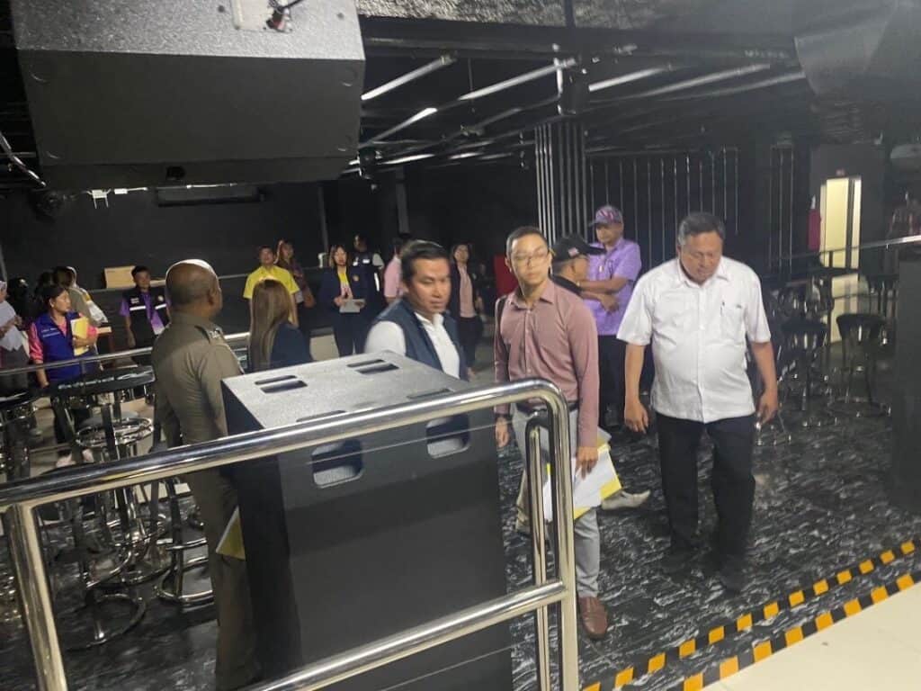 รองผู้ว่าราชการจังหวัดยะลา ประชุมการพิจารณากลั่นกรองการขออนุญาตให้ตั้งสถานบริการในเขตพื้นที่อำเภอเบตง พร้อมตรวจความปลอดภัยสถานบันเทิงรองรับนักท่องเที่ยวช่วงเทศกาลลอยกระทง รองผู้ว่าราชการจังหวัดยะลา ประชุมการพิจารณากลั่นกรองการขออนุญาตให้ตั้งสถานบริการในเขตพื้นที่อำเภอเบตง พร้อมตรวจความปลอดภัยสถานบันเทิงรองรับนักท่องเที่ยวช่วงเทศกาลลอยกระทง