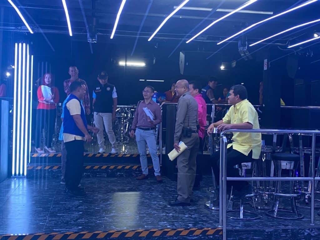 รองผู้ว่าราชการจังหวัดยะลา ประชุมการพิจารณากลั่นกรองการขออนุญาตให้ตั้งสถานบริการในเขตพื้นที่อำเภอเบตง พร้อมตรวจความปลอดภัยสถานบันเทิงรองรับนักท่องเที่ยวช่วงเทศกาลลอยกระทง รองผู้ว่าราชการจังหวัดยะลา ประชุมการพิจารณากลั่นกรองการขออนุญาตให้ตั้งสถานบริการในเขตพื้นที่อำเภอเบตง พร้อมตรวจความปลอดภัยสถานบันเทิงรองรับนักท่องเที่ยวช่วงเทศกาลลอยกระทง