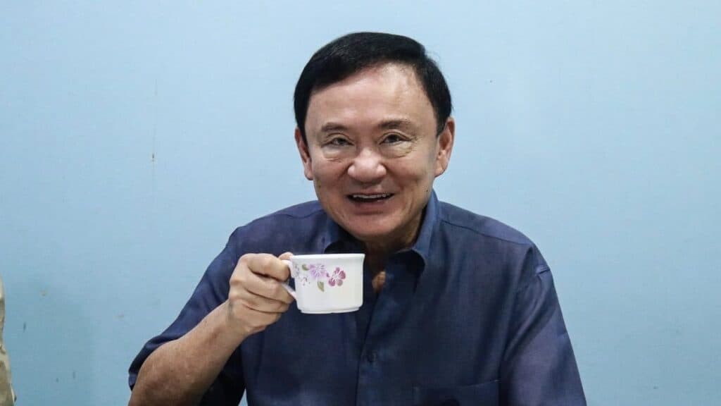 ‘ทักษิณ’ โบกมือทักทายสื่อ กินข้าวเช้าร้านดังเมืองอุดรธานี ก่อนลุยหาเสียงชิง เก้าอี้นายก อบจ.ต่อเป็นวันที่ 2 ‘ทักษิณ’ โบกมือทักทายสื่อ กินข้าวเช้าร้านดังเมืองอุดรธานี ก่อนลุยหาเสียงชิง เก้าอี้นายก อบจ.ต่อเป็นวันที่ 2