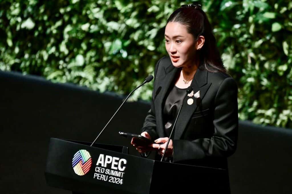 นายกฯ ย้ำสนับสนุนการเปลี่ยนผ่านสู่เศรษฐกิจดิจิทัลเพื่อช่วยเหลือกลุ่ม MSMEs ในอาเซียนกลางวงสภาที่ปรึกษาธุรกิจของเอเปค พร้อมขอความร่วมมือช่วยกันต่อสู้กับความเปลี่ยนแปลงสภาพอากาศโลก หลังภาคเหนือของไทย และหลายประเทศในอาเซียน ประสบภัยธรรมชาติ นายกฯ ย้ำสนับสนุนการเปลี่ยนผ่านสู่เศรษฐกิจดิจิทัลเพื่อช่วยเหลือกลุ่ม MSMEs ในอาเซียนกลางวงสภาที่ปรึกษาธุรกิจของเอเปค พร้อมขอความร่วมมือช่วยกันต่อสู้กับความเปลี่ยนแปลงสภาพอากาศโลก หลังภาคเหนือของไทย และหลายประเทศในอาเซียน ประสบภัยธรรมชาติ