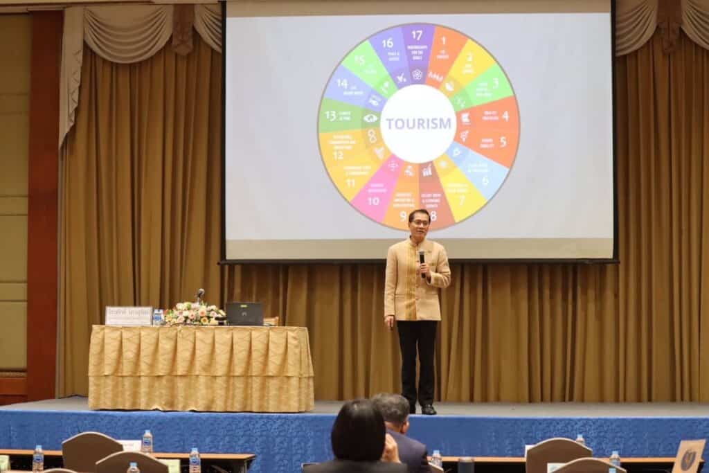 การท่องเที่ยวกับการพัฒนามหานคร การท่องเที่ยวกับการพัฒนามหานคร