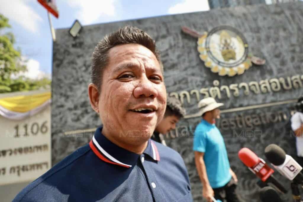 ’ทนายรณณรงค์‘ เข้าให้ปากคำพนักงานสอบสวนกรณีเงิน 39 ล้านของเจ๊อ้อย ในฐานะเพื่อนสนิทของ ‘ทนายตั้ม’ ’ทนายรณณรงค์‘ เข้าให้ปากคำพนักงานสอบสวนกรณีเงิน 39 ล้านของเจ๊อ้อย ในฐานะเพื่อนสนิทของ ‘ทนายตั้ม’