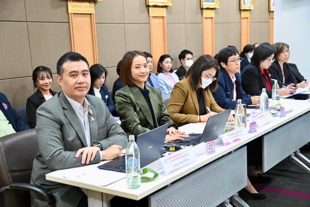 ‘วราวุธ’ เร่งเครื่อง พม. ติดตามนโยบายพันธกิจ 9 ด้าน ต่อยอดจากนโยบาย 5x5 ฝ่าวิกฤตประชากร ยกระดับคุณภาพชีวิตประชากรเตรียมความพร้อมรองรับสังคมสูงวัย ‘วราวุธ’ เร่งเครื่อง พม. ติดตามนโยบายพันธกิจ 9 ด้าน ต่อยอดจากนโยบาย 5x5 ฝ่าวิกฤตประชากร ยกระดับคุณภาพชีวิตประชากรเตรียมความพร้อมรองรับสังคมสูงวัย